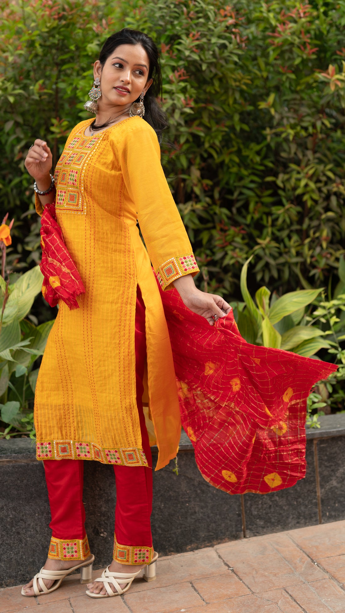 Thread Work Bandhej Suit Set
