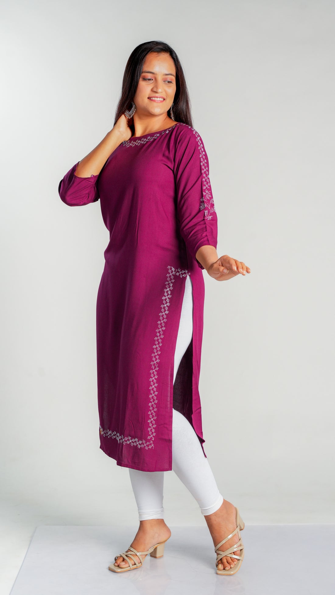 Pravya Siroski Kurti