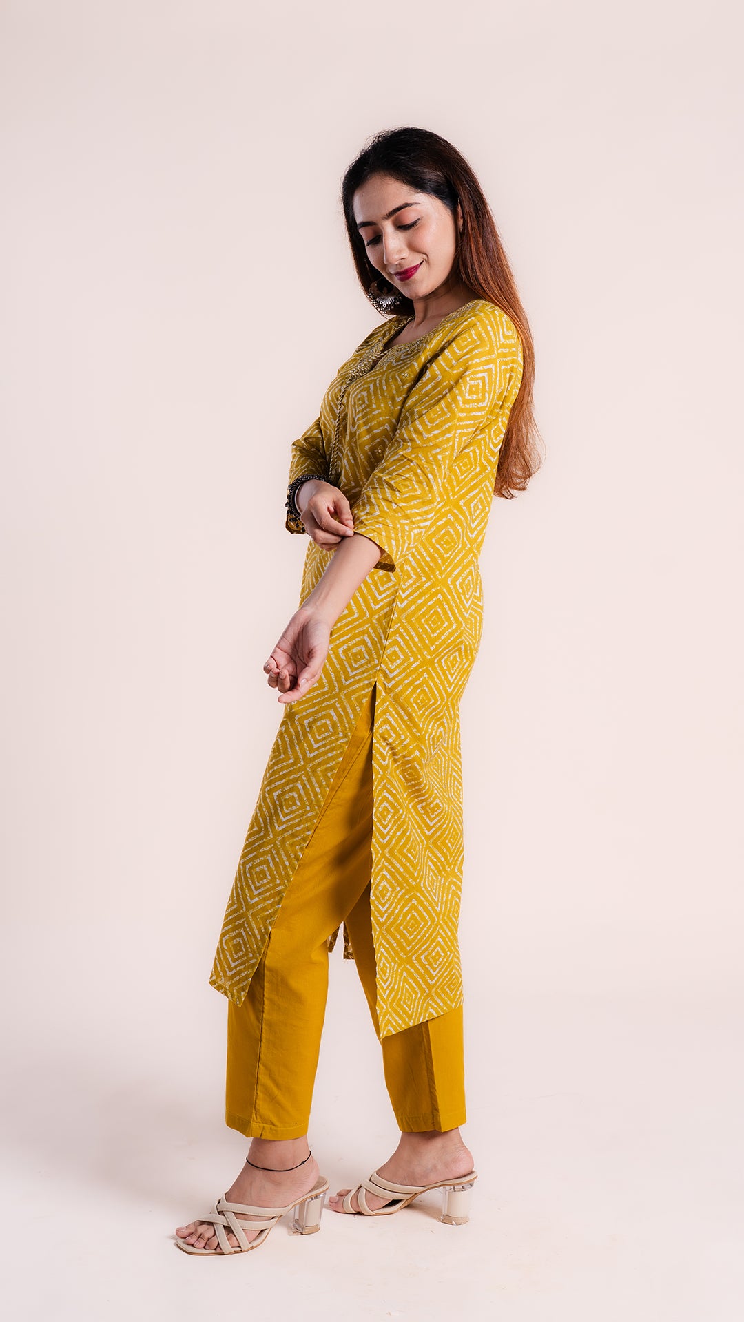 Sunlit Saga kurti Set