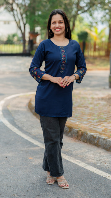 AURA SHORT KURTI