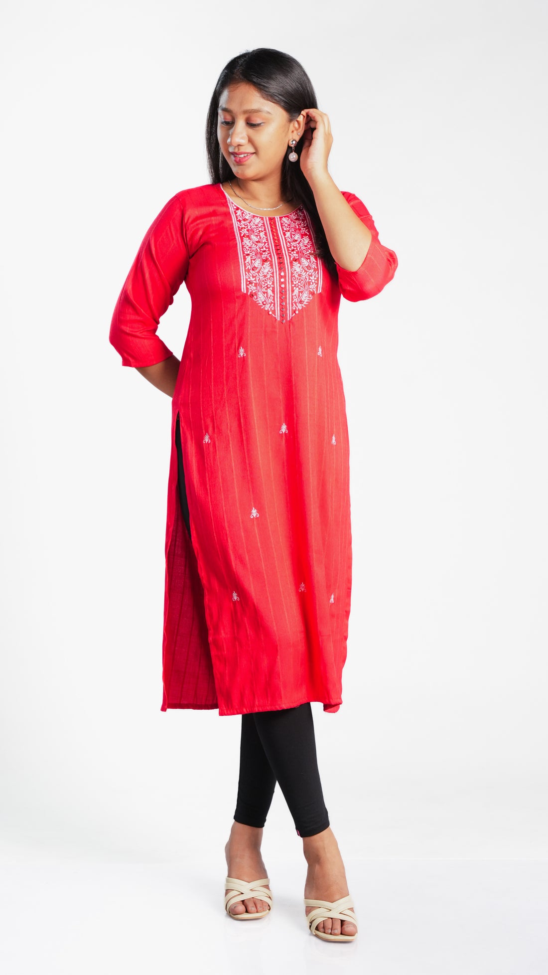 Velora Kurti