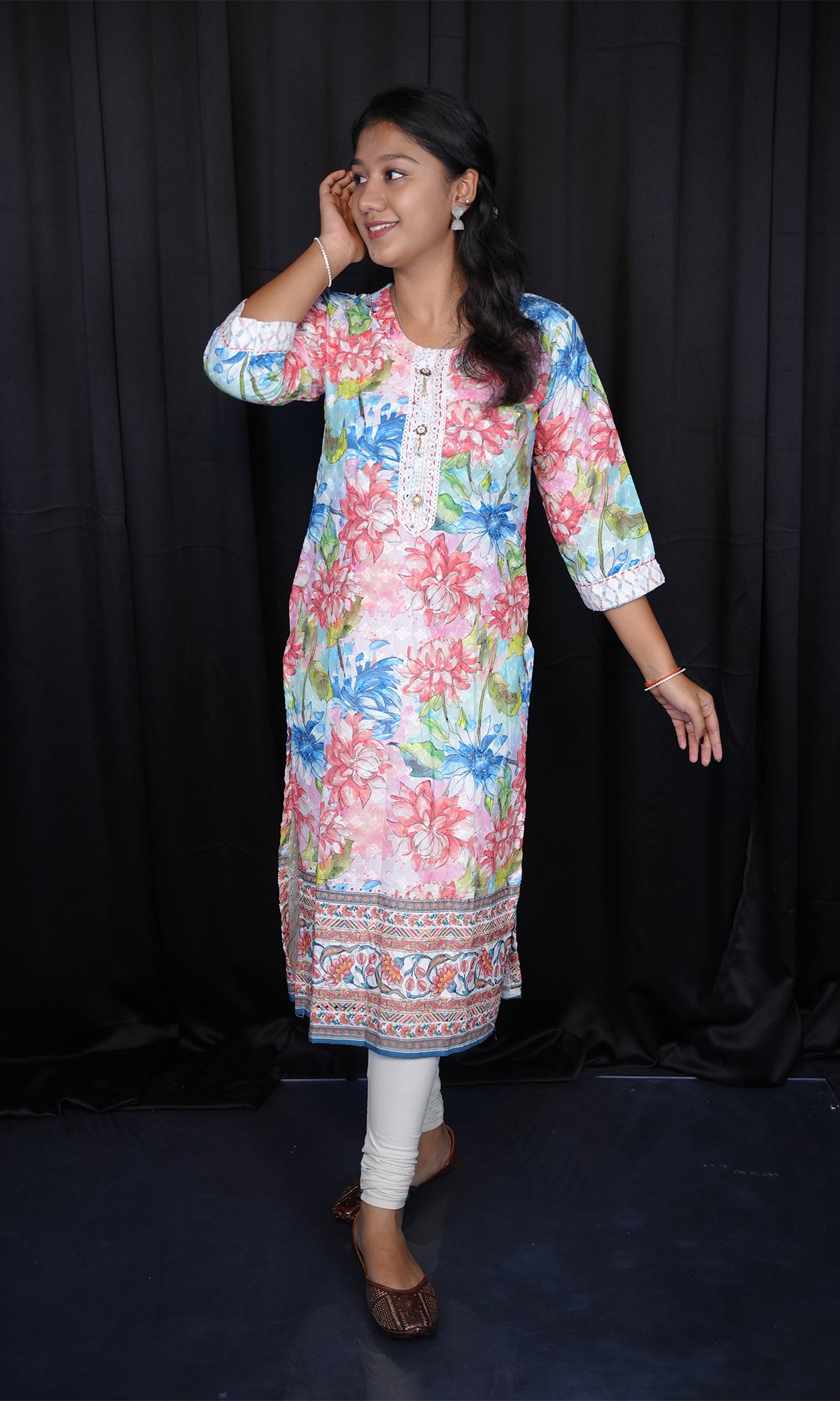 Thread Work Floral Print Kurti with Neck Line Embroidery