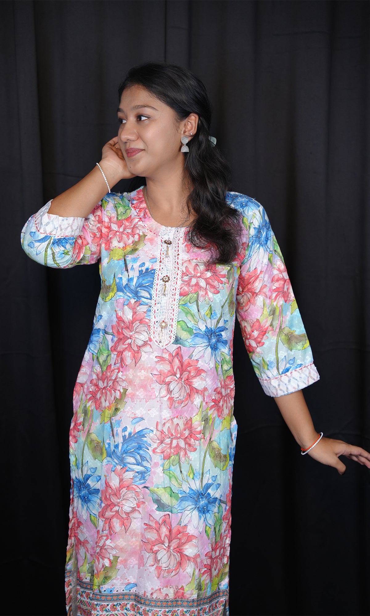 Thread Work Floral Print Kurti with Neck Line Embroidery