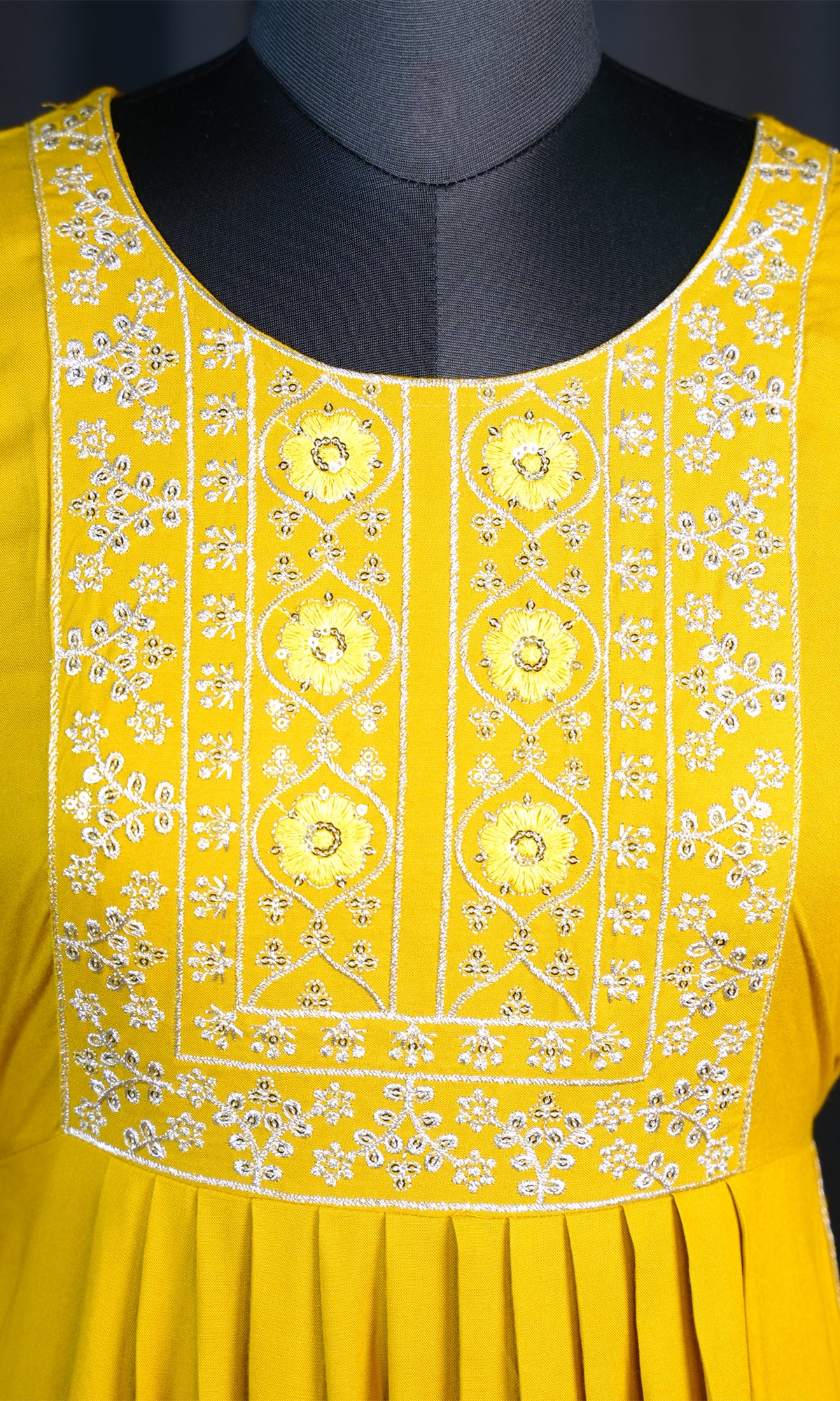 Nyra Cut Reyon Flare Kurti